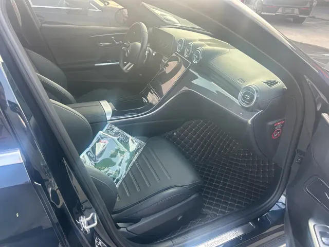 Mercedes-Benz C-Class — Фото автомобиля 4