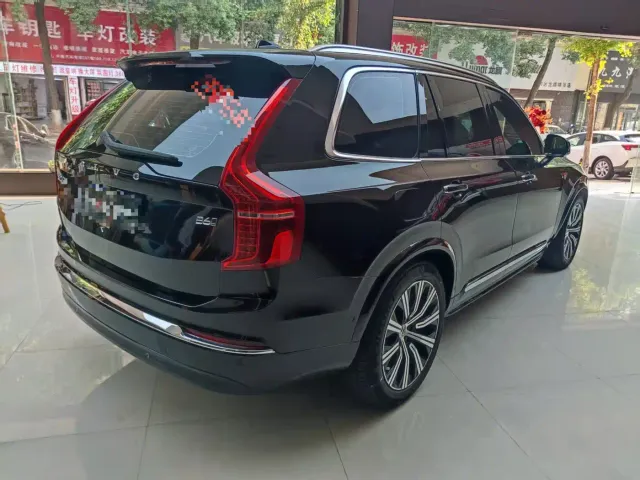 Volvo XC90 — Фото автомобиля 4