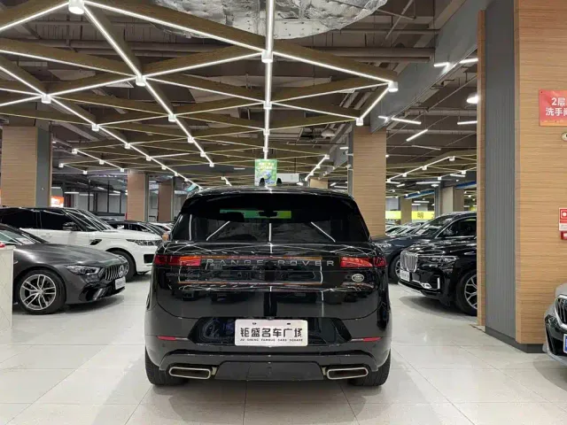 Land Rover Range Rover Sport — Фото автомобиля 6