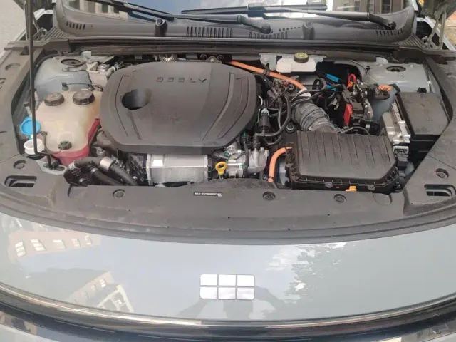 Geely Galaxy L6 — Фото автомобиля 10