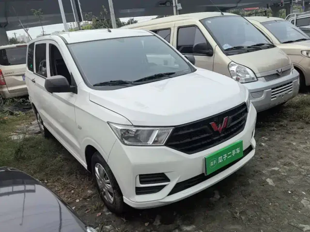 Wuling Hongguang — Фото автомобиля 3