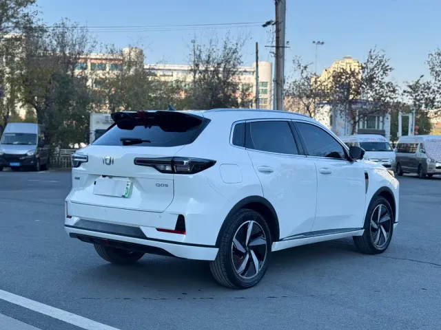 Changan Qiyuan Q05 — Фото автомобиля 13