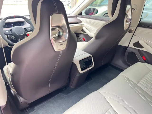Xiaomi Auto Xiaomi SU7 2026 All-Wheel Drive Edition — Фото автомобиля 15