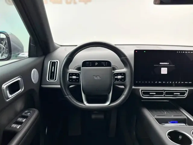 Li Auto L9 — Фото автомобиля 10