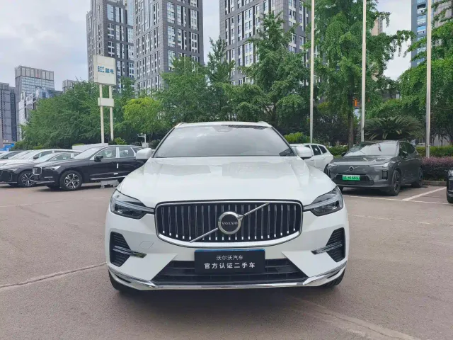Volvo XC60 — Фото автомобиля 2