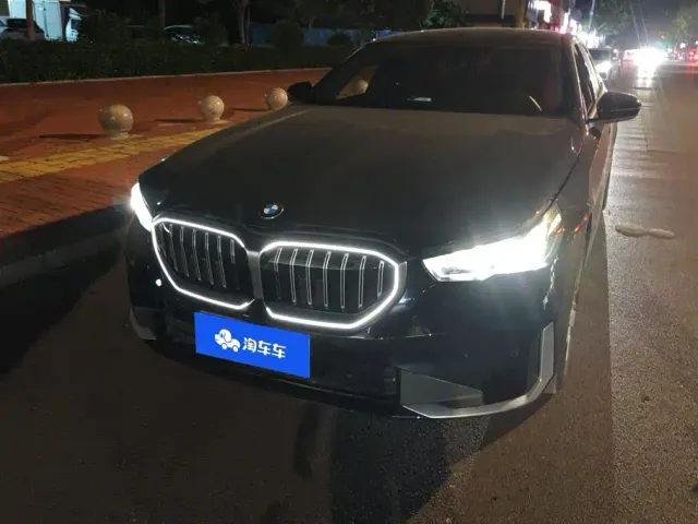 BMW 5 Series — Фото автомобиля 2