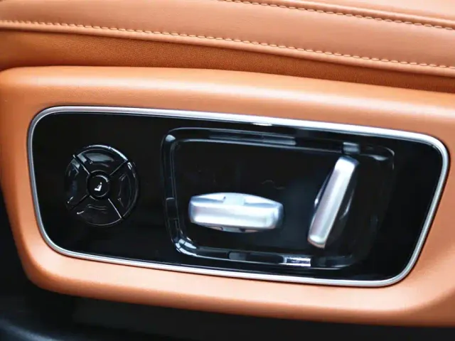 Li Auto L7 — Фото автомобиля 12