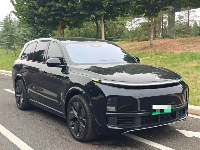 Li Auto L8 — Фото автомобиля 3