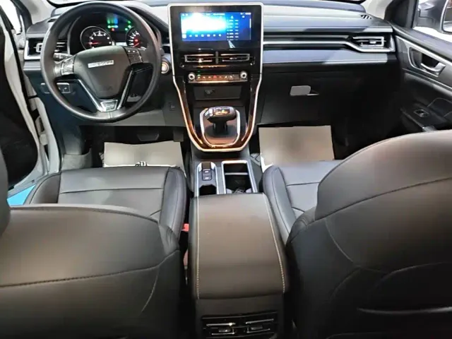 Haval M6 — Фото автомобиля 9