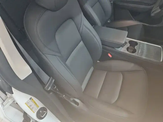 Tesla Model Y — Фото автомобиля 24