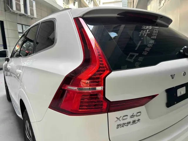 Volvo Volvo XC60 2024 B5 AWD Zhiyi Luxury Edition — Фото автомобиля 4