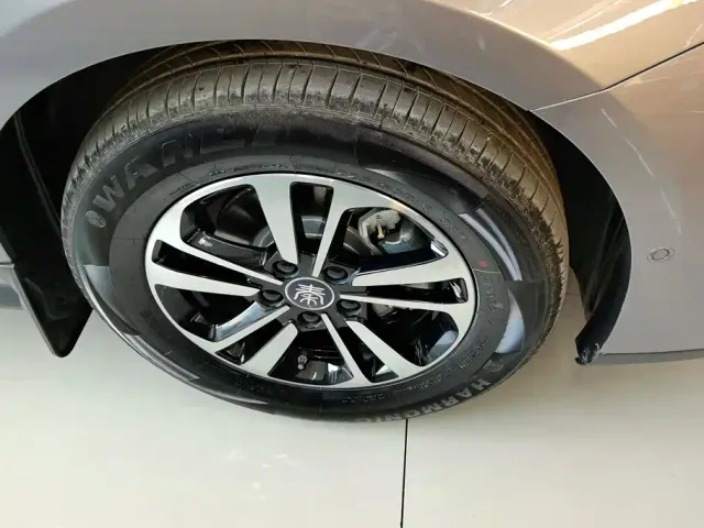 BYD Qin PLUS — Фото автомобиля 6