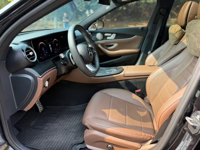 Mercedes-Benz E-Class — Фото автомобиля 4