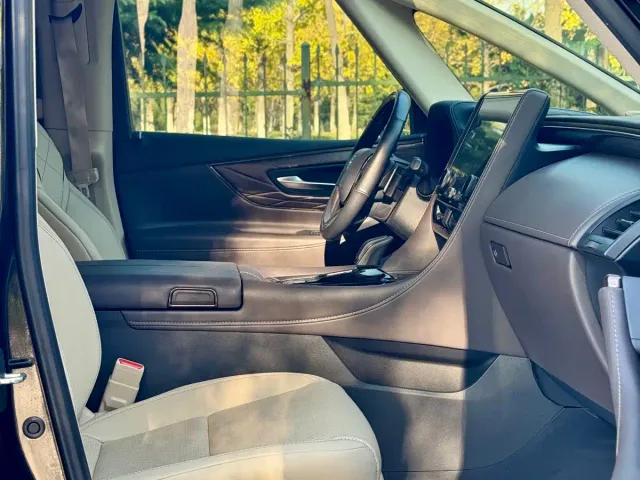 Toyota Alphard — Фото автомобиля 6