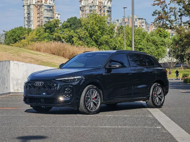 Фотография автомобиля — Audi Q5L
