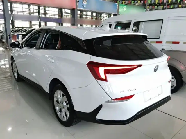 Buick Velite 6 — Фото автомобиля 4