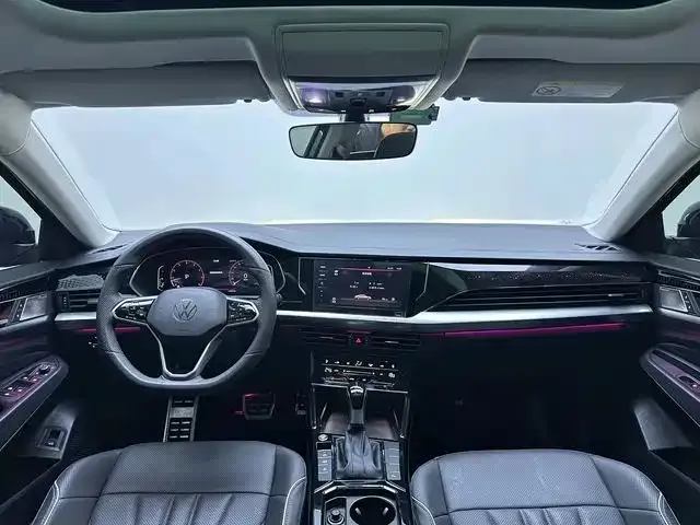 Volkswagen Passat — Фото автомобиля 3