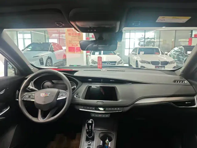Cadillac XT4 — Фото автомобиля 9