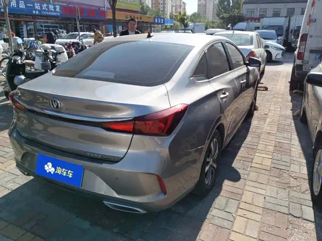 Changan Eado — Фото автомобиля 3