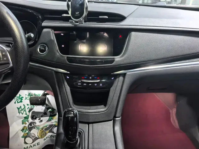 Cadillac XT5 — Фото автомобиля 11
