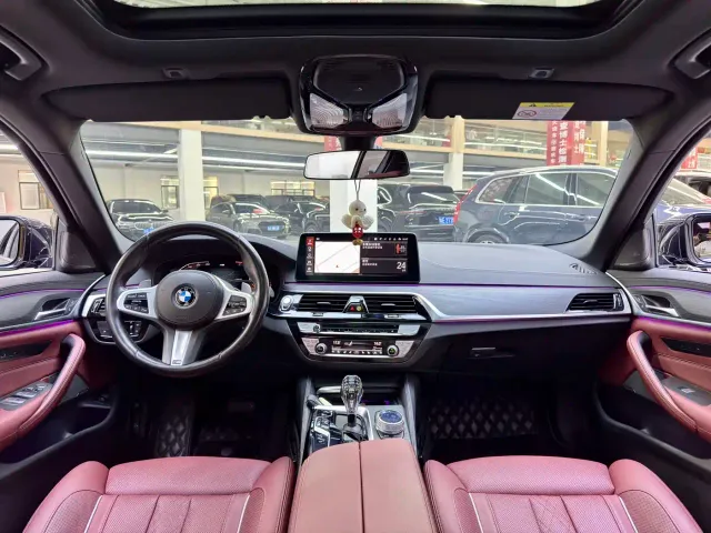 BMW 5 Series — Фото автомобиля 17