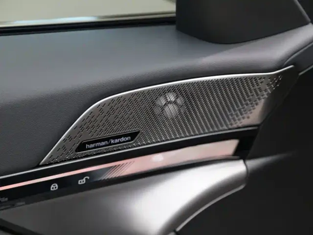 BMW 5 Series — Фото автомобиля 11