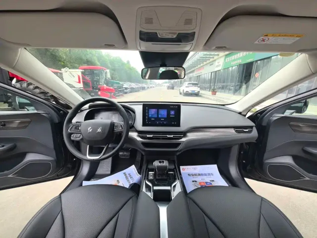Hongqi E-QM5 — Фото автомобиля 19