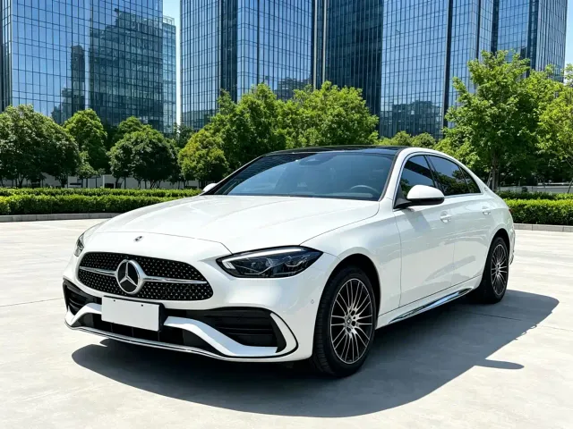 Фотография автомобиля — Mercedes-Benz C-Class