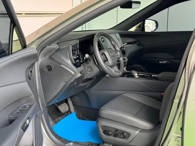Lexus RX — Фото автомобиля 9