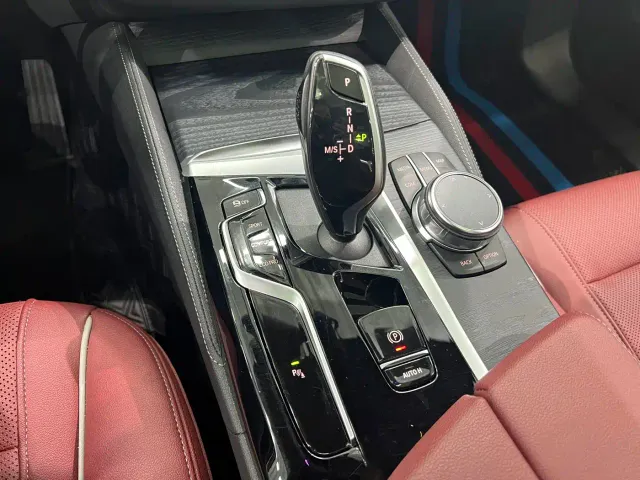 BMW 5 Series — Фото автомобиля 13