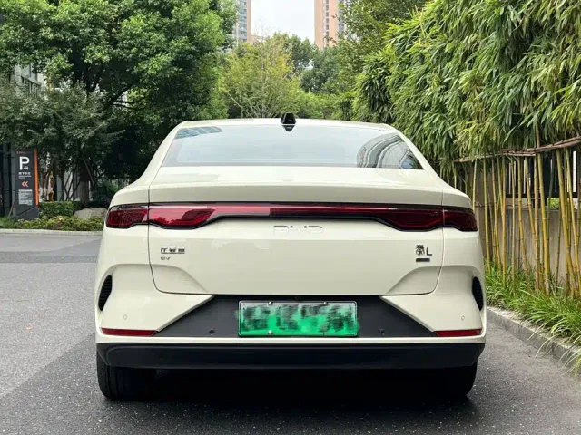 BYD Qin L — Фото автомобиля 4