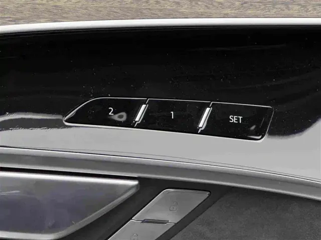 Audi Audi A8 2022 A8L 55 TFSI quattro Premium Collector's Edition — Фото автомобиля 16