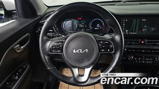 Kia Niro — Фото автомобиля 16