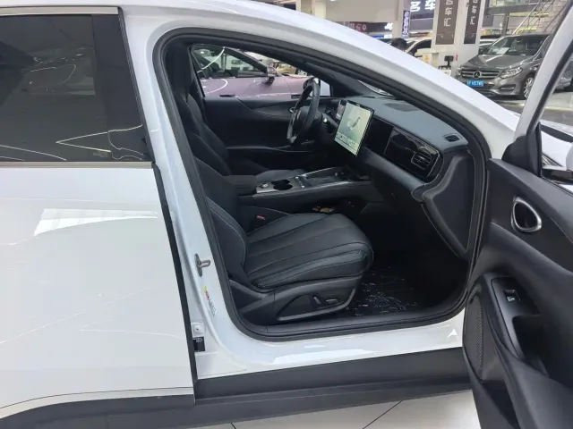 BYD Seal 06 — Фото автомобиля 16
