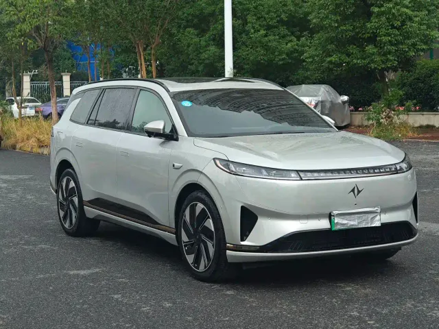 Dongfeng eπ 008 — Фото автомобиля 3