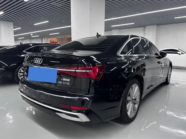 Audi A6L — Фото автомобиля 13