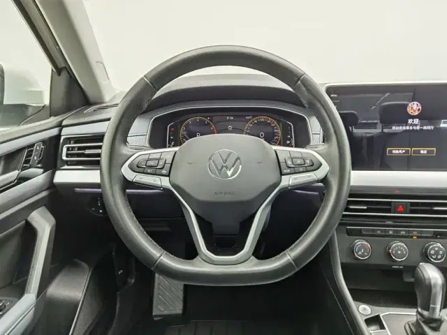 Volkswagen Lavida — Фото автомобиля 11