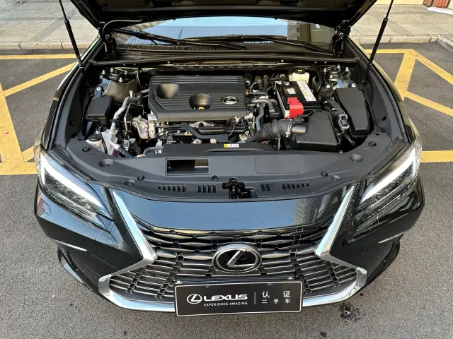 Lexus ES — Фото автомобиля 4