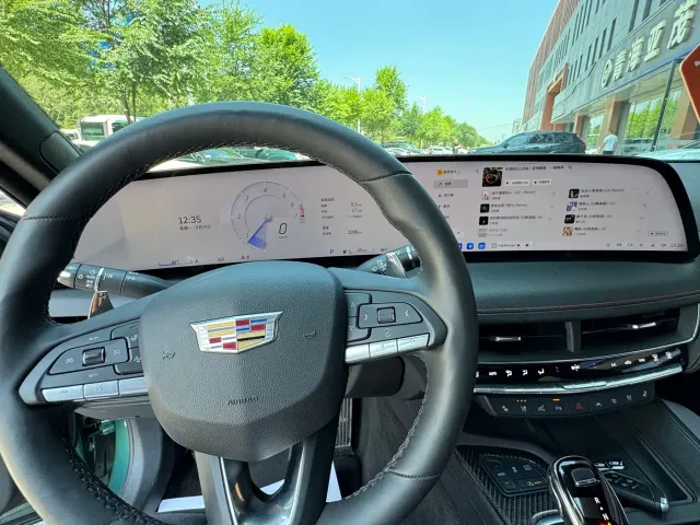 Cadillac CT5 — Фото автомобиля 10