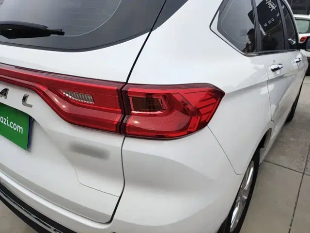 Haval M6 — Фото автомобиля 7