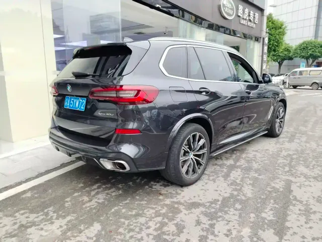 BMW X5 — Фото автомобиля 3