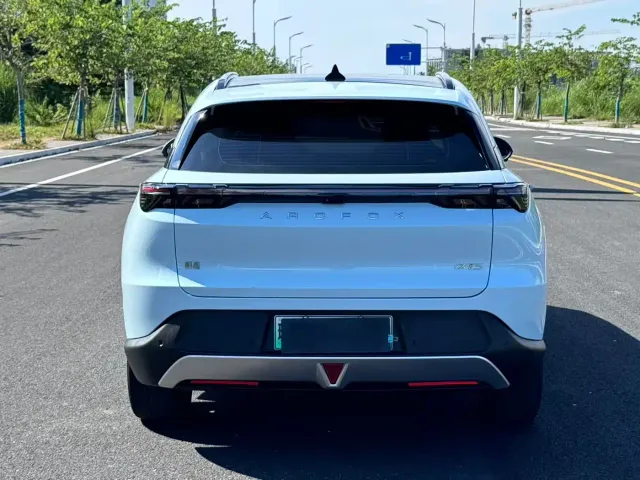 Arcfox Alpha T5 — Фото автомобиля 5