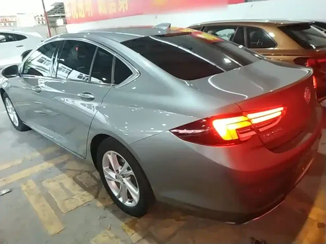 Buick Regal — Фото автомобиля 4