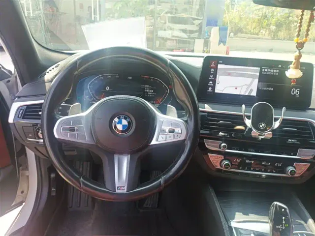 BMW 5 Series — Фото автомобиля 6