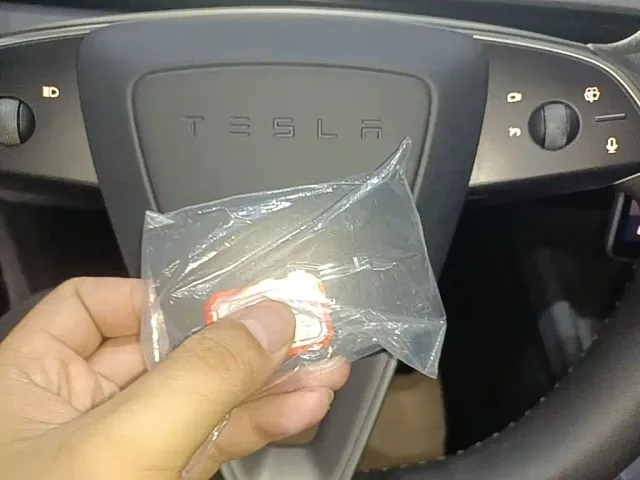 Tesla Model 3 — Фото автомобиля 8