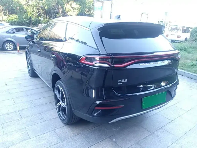 BYD Tang — Фото автомобиля 4