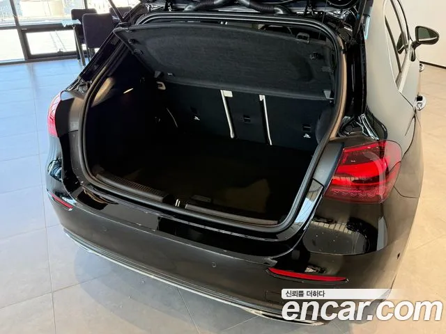 Mercedes-Benz A-Class W177 — Фото автомобиля 10