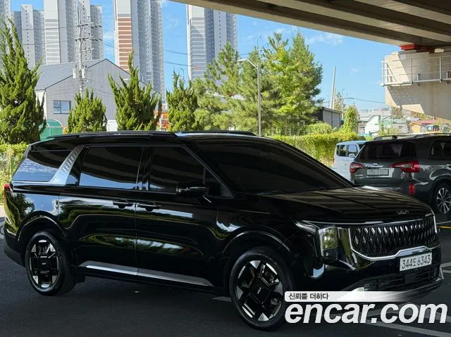 Kia Carnival Generation 4 — Фото автомобиля 2