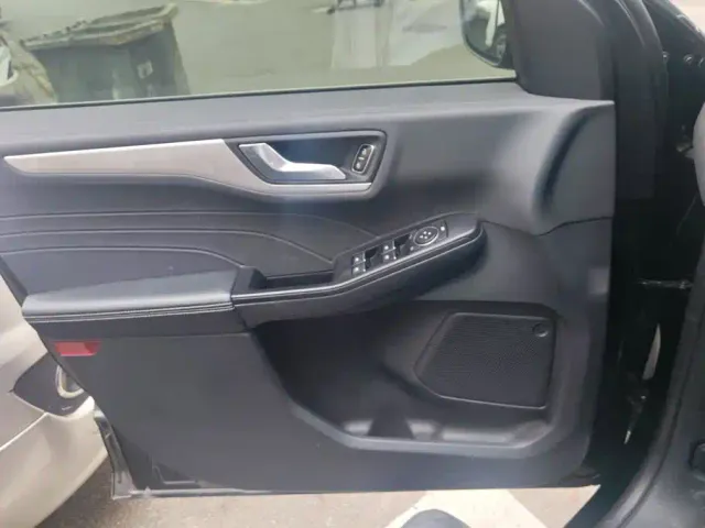 Ford Escape — Фото автомобиля 7