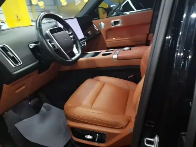 Li Auto L7 — Фото автомобиля 14